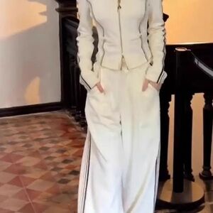 Chic White Women's Pantsuit